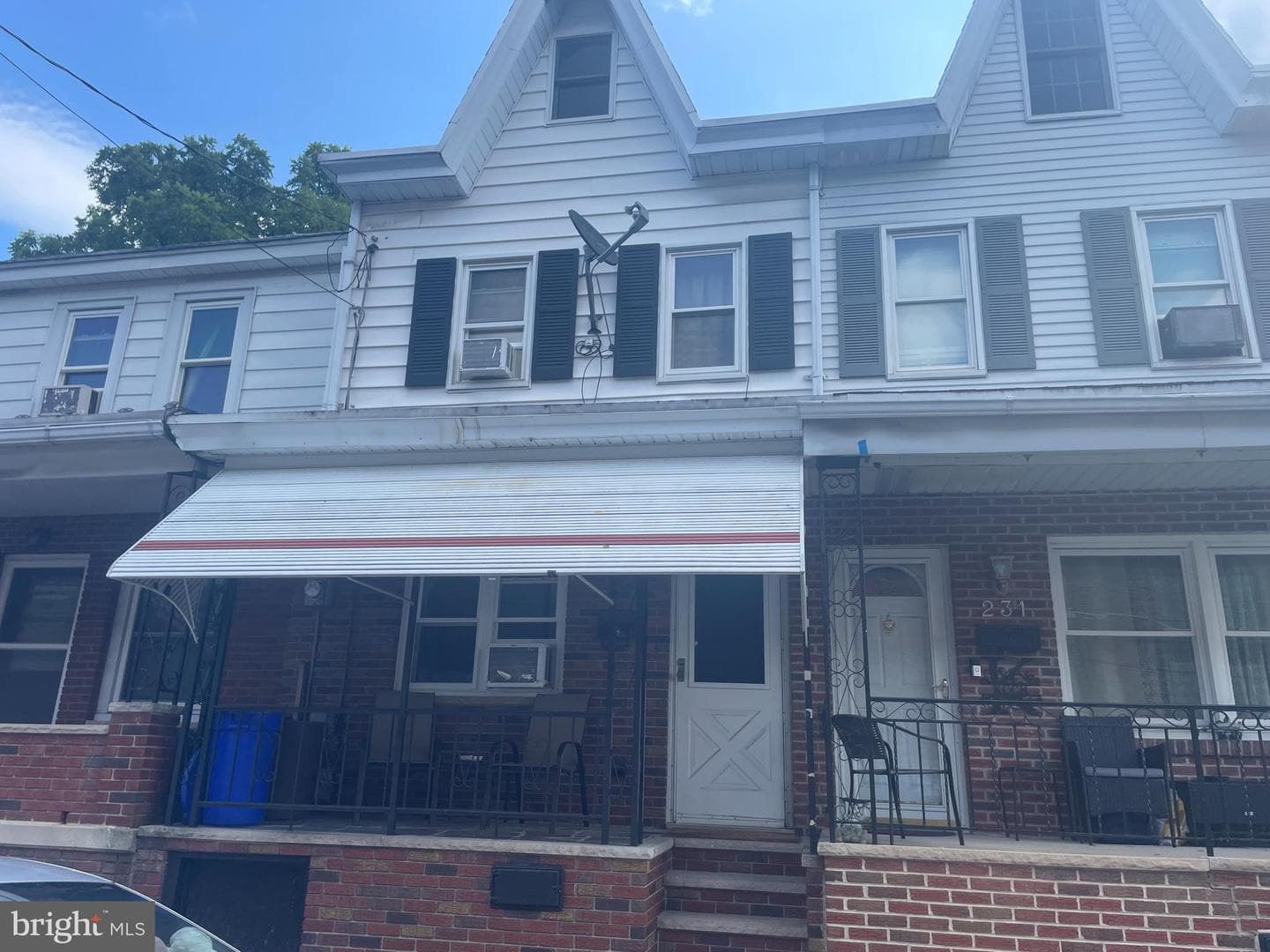 229 S Nichols Street photo 1