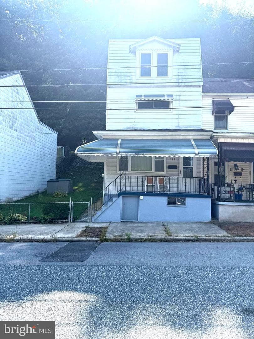 612 W Bacon Street photo 1