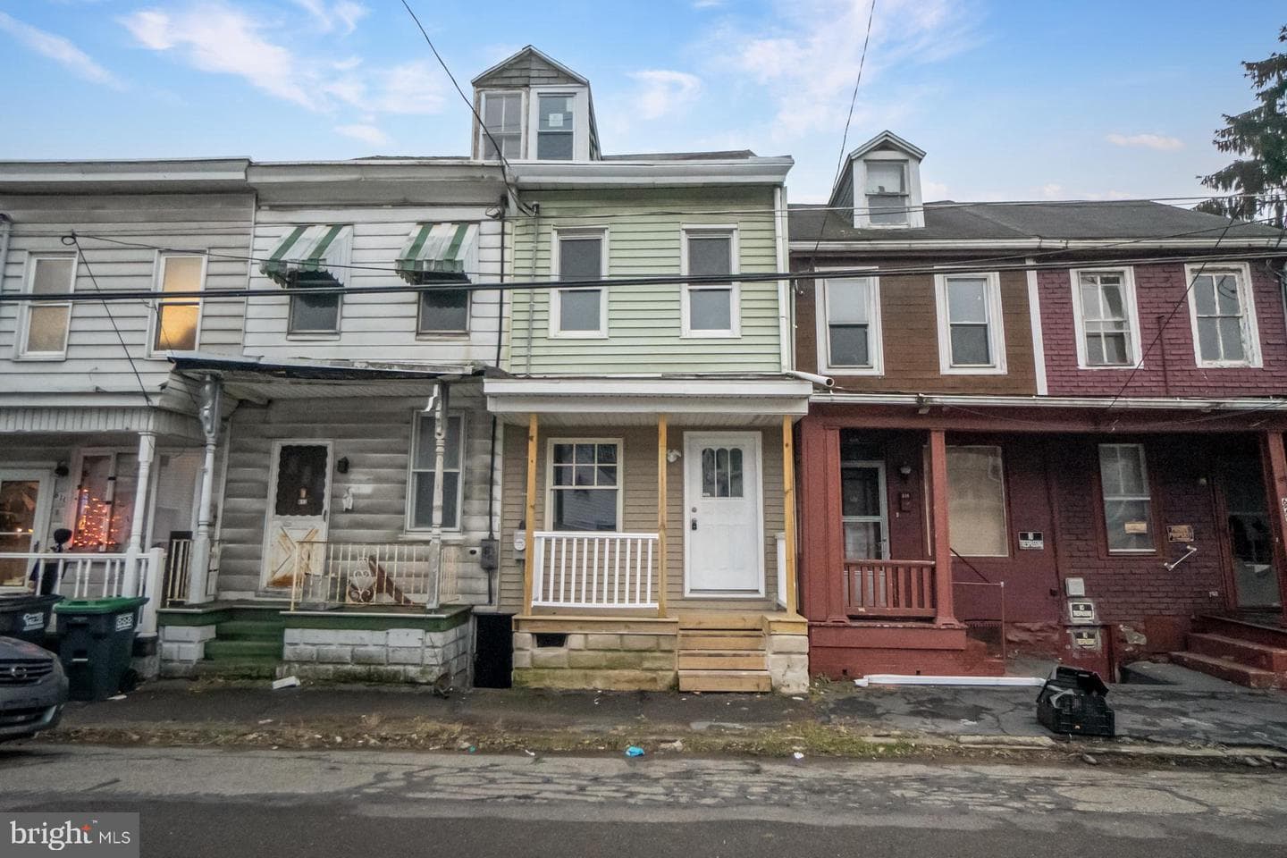 614 W Market Street photo 1