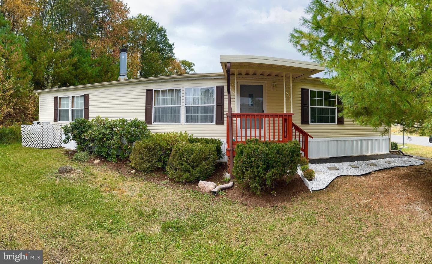72 Angel Drive photo 1