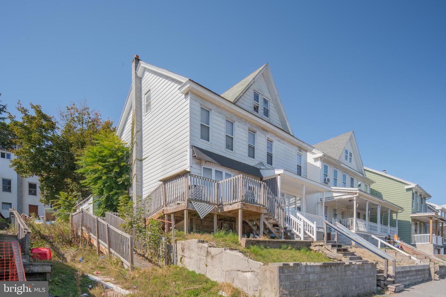 308 N Railroad Street photo 1