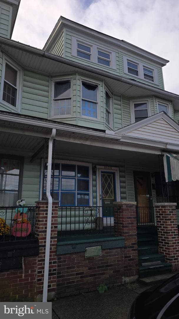 2134 Centre Street photo 1