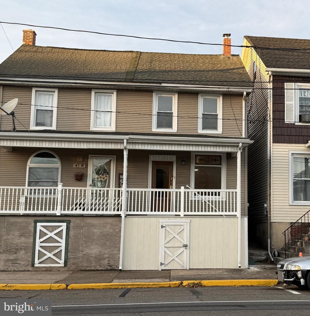 45 W Grand Avenue photo 1