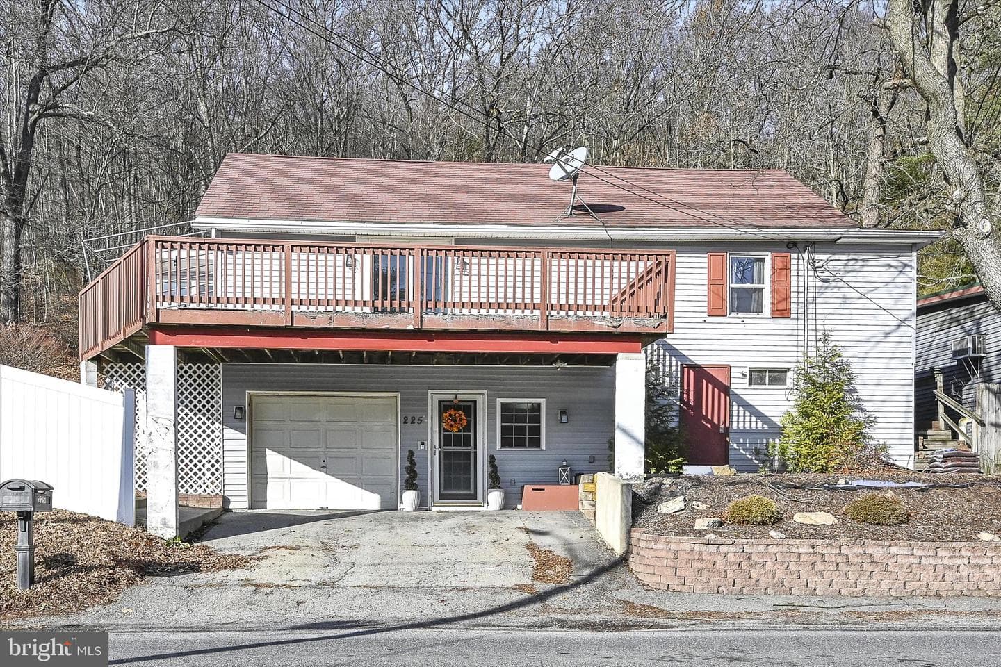 225 Owl Creek Road photo 1