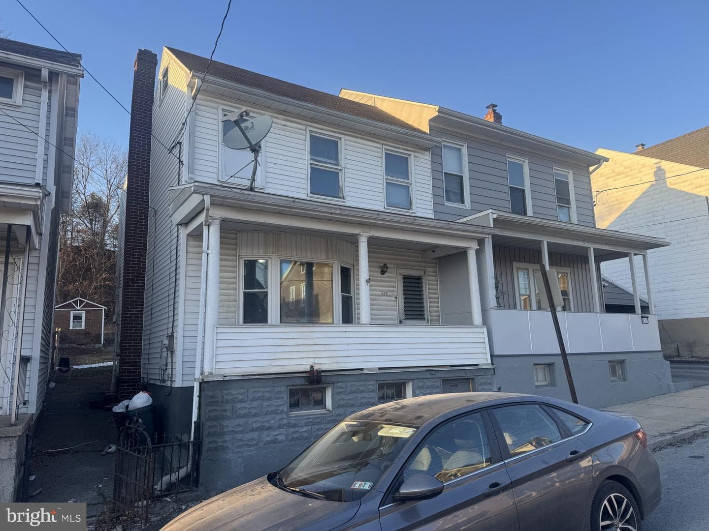 429 E Elm Street photo 1