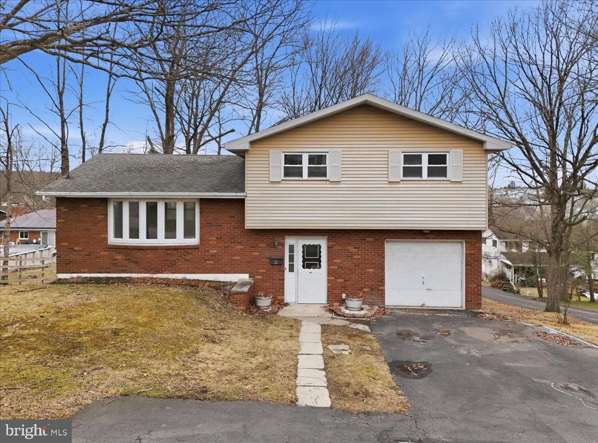 523 W Laurel Street