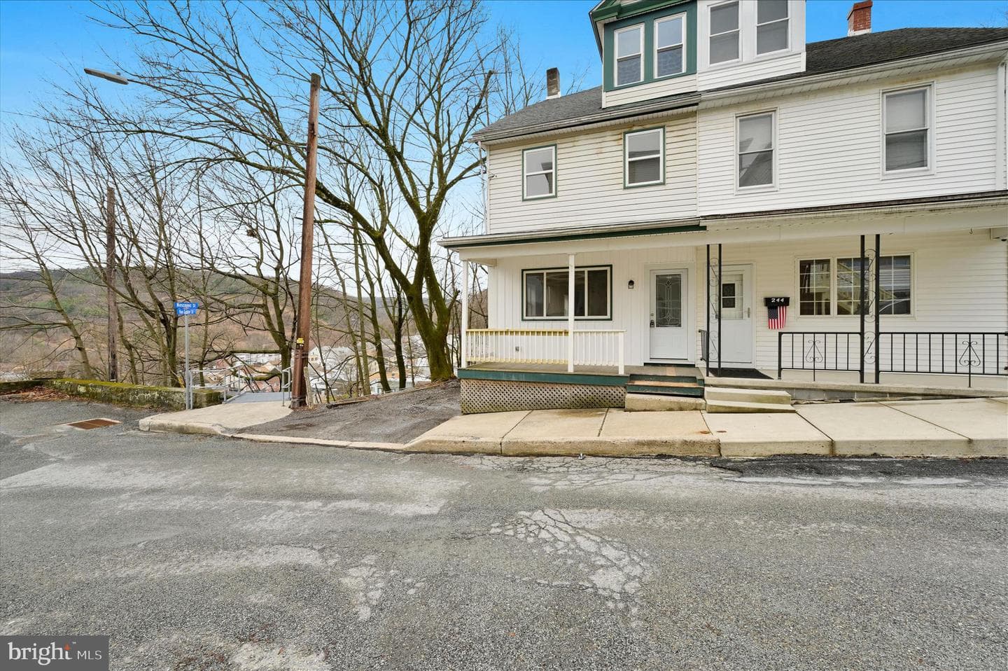 242 Van Gelder Street