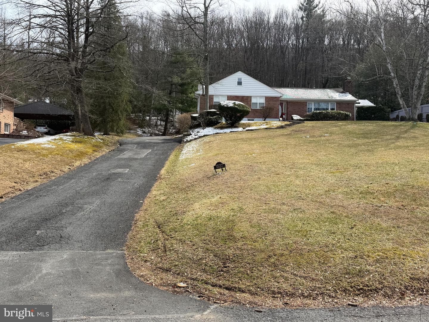 1527 Oak Road