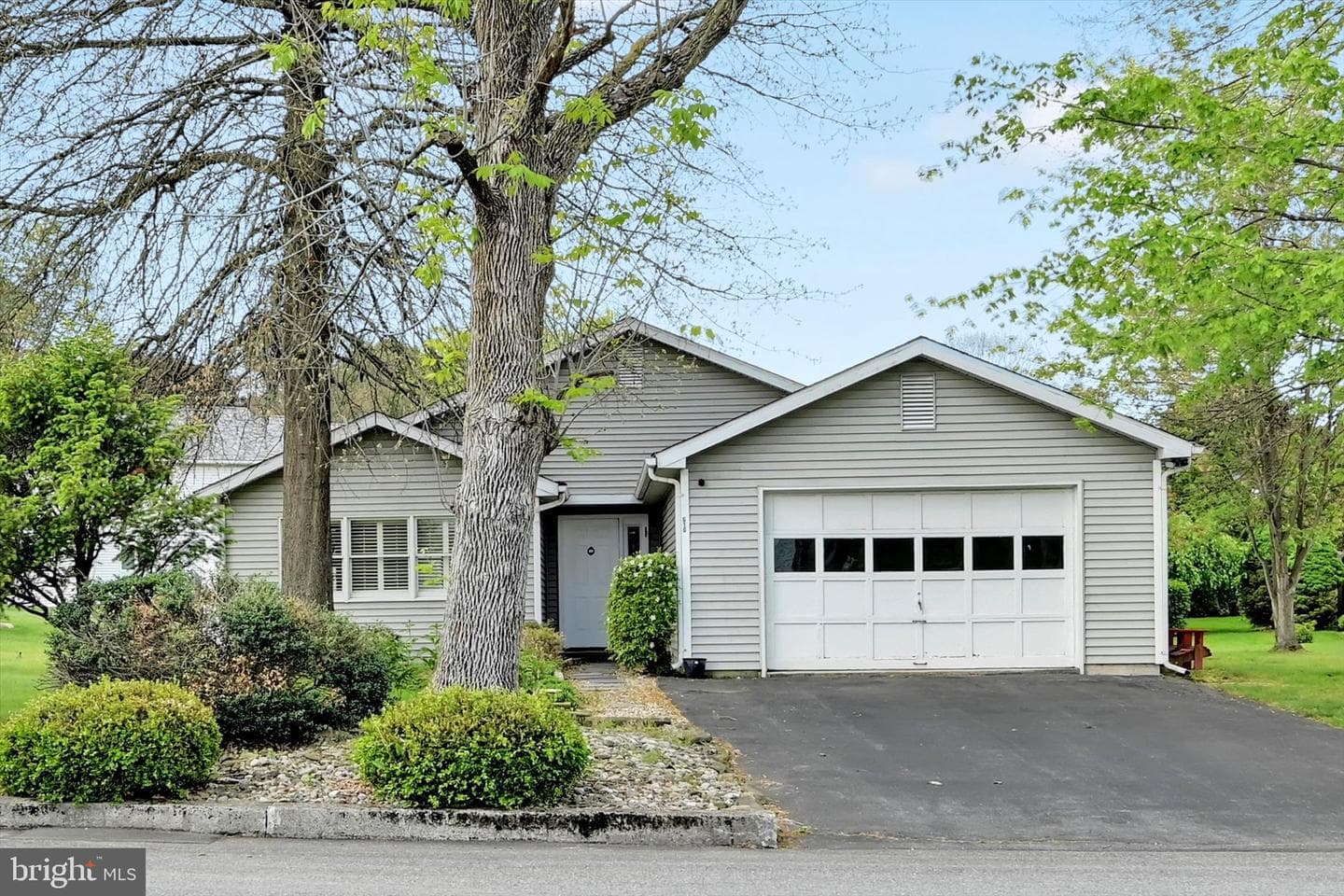 616 Lee Street photo 1