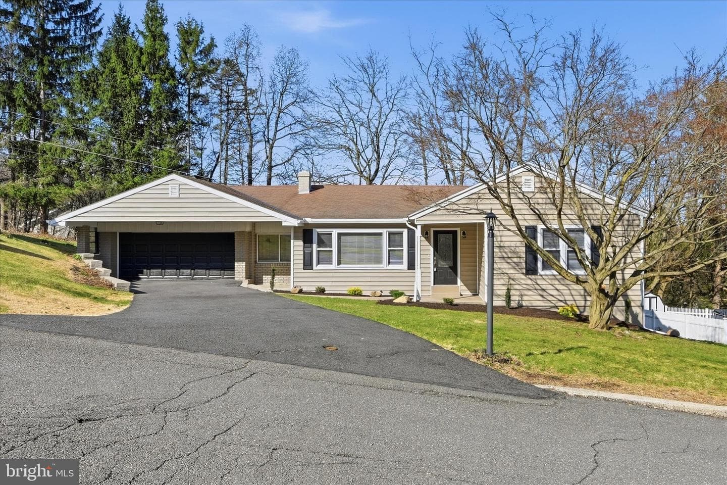115 Mahantongo Drive photo 1