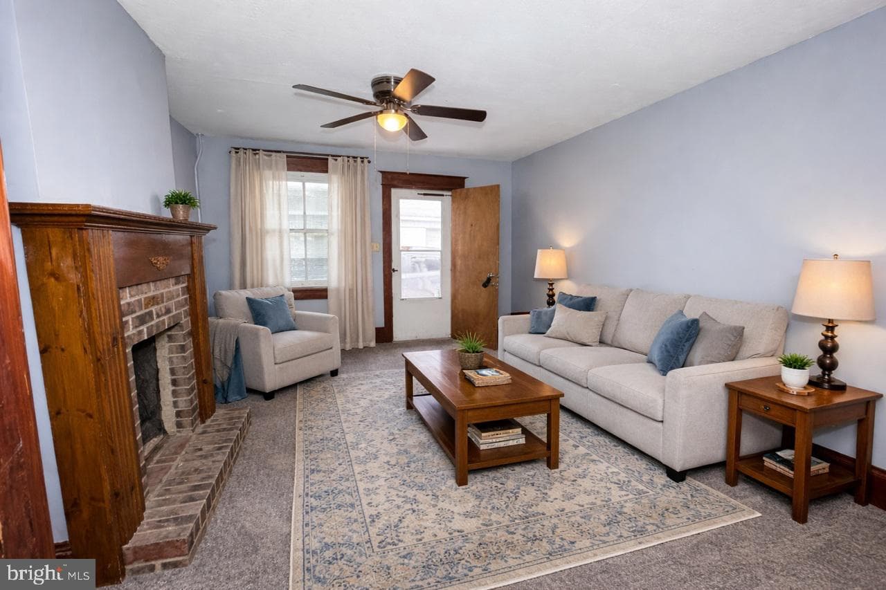 325 New Castle Street photo 1