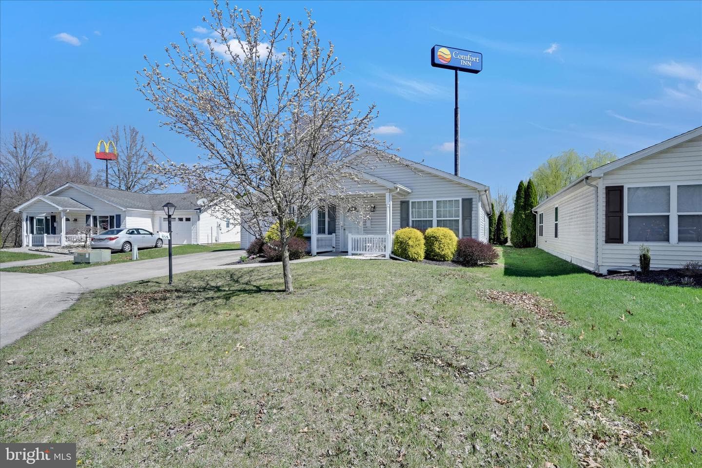 855 Trestle Court photo 1