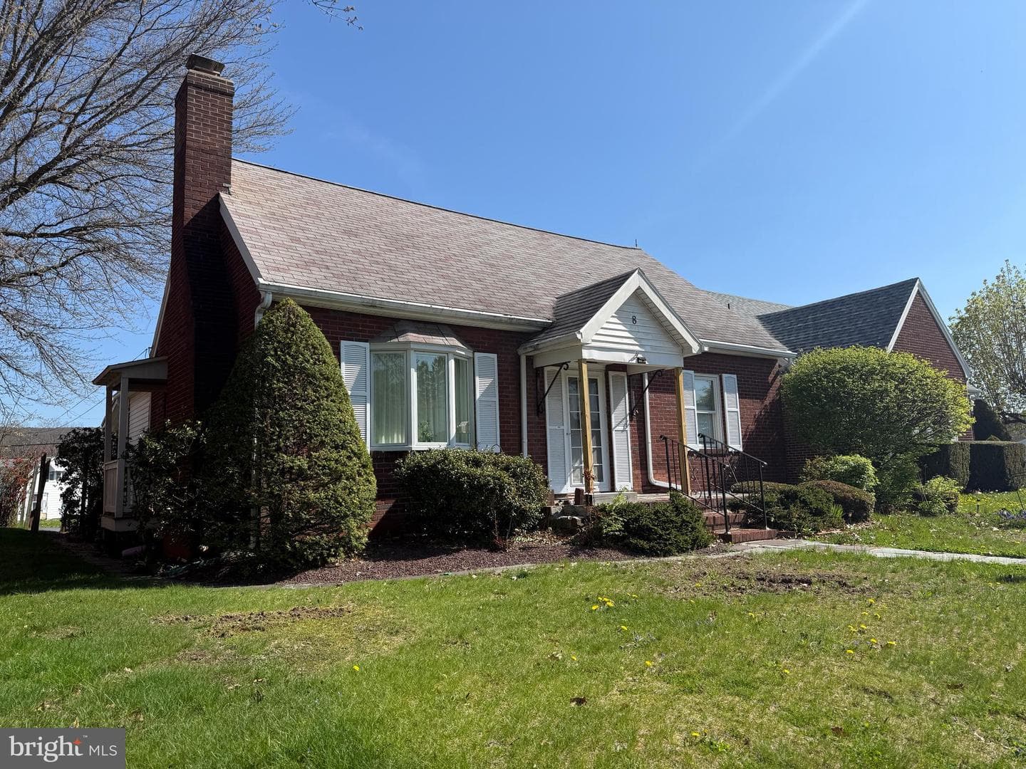 8 Meadow Avenue