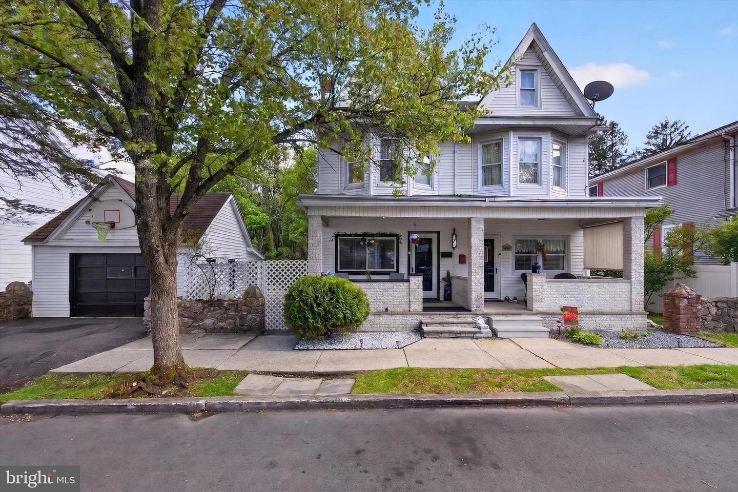 432 W Spring Street