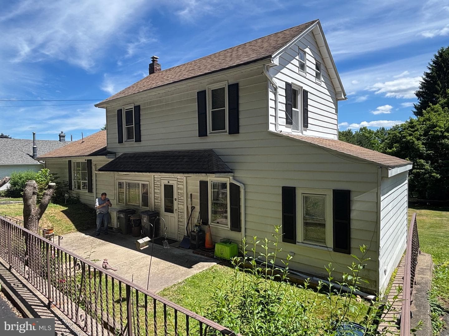 16 E Main Street, Quakake