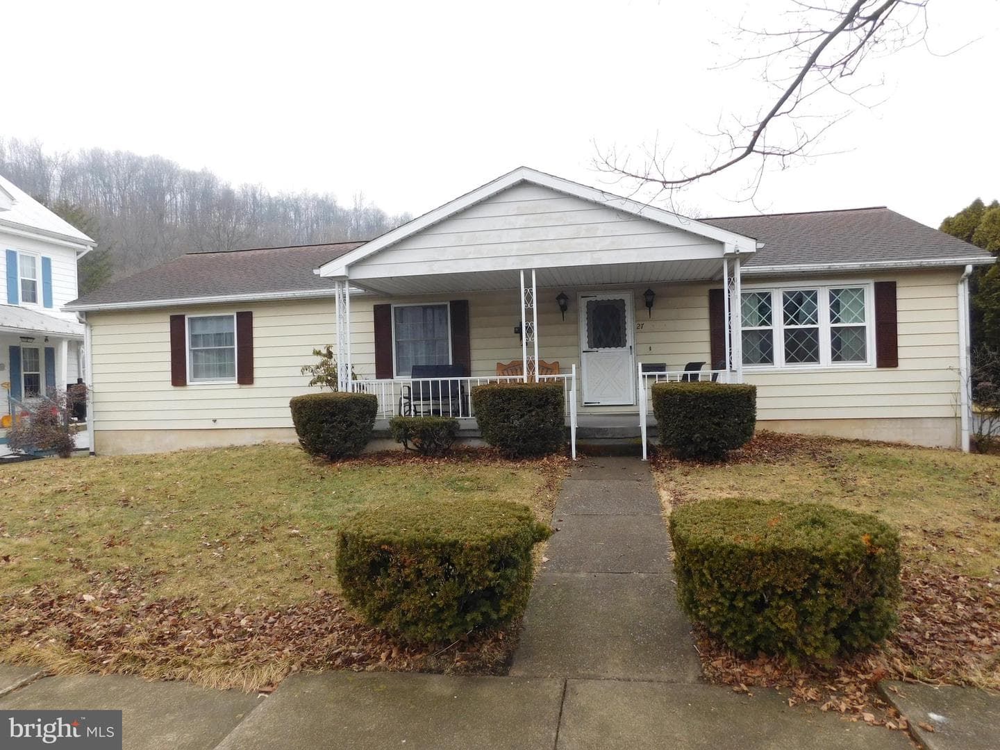 27 West Specht Street photo 1