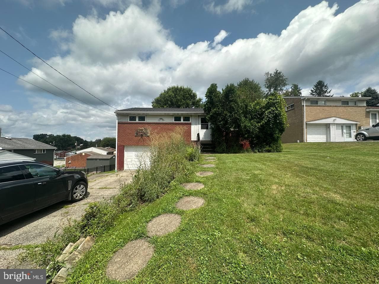 550 Colonial Manor Road, North Huntingdon