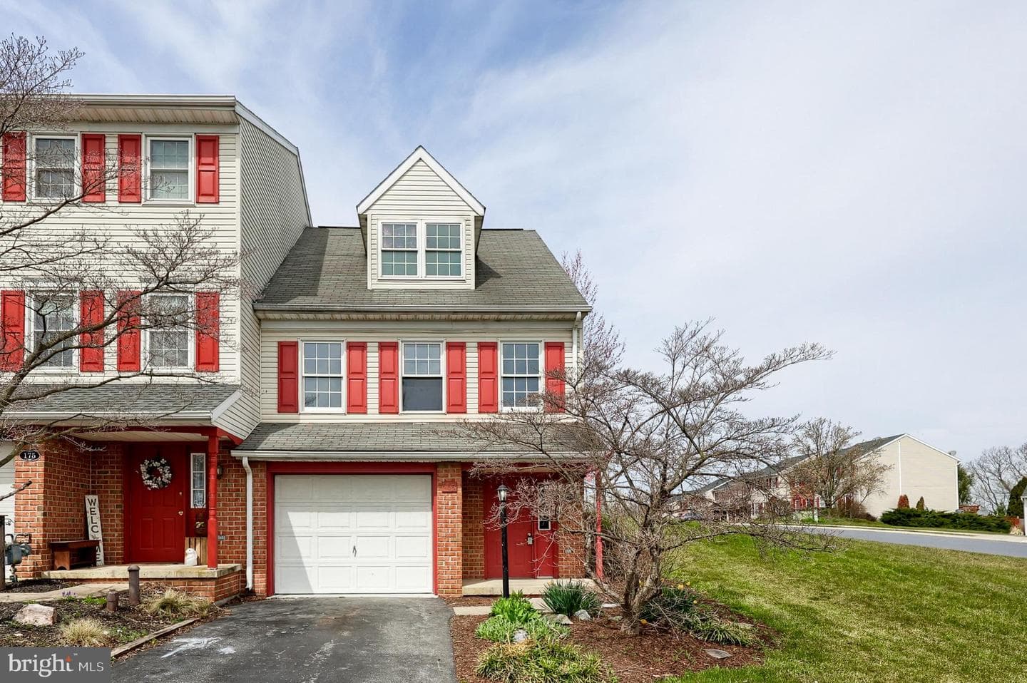 165 Robin Hill Circle photo 1