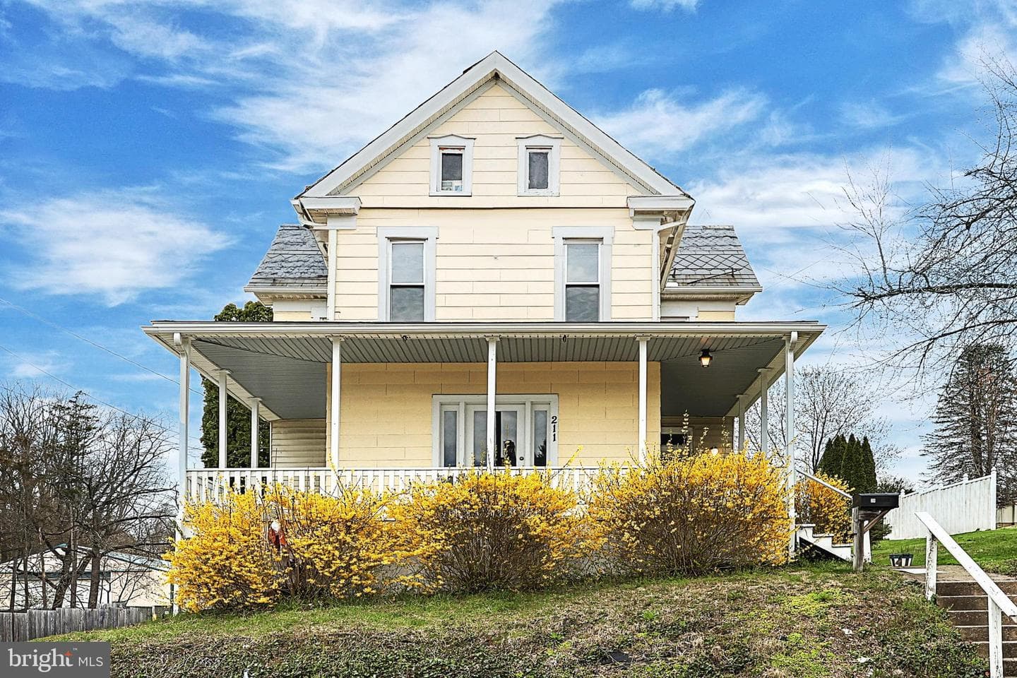 211 S Main Street photo 1