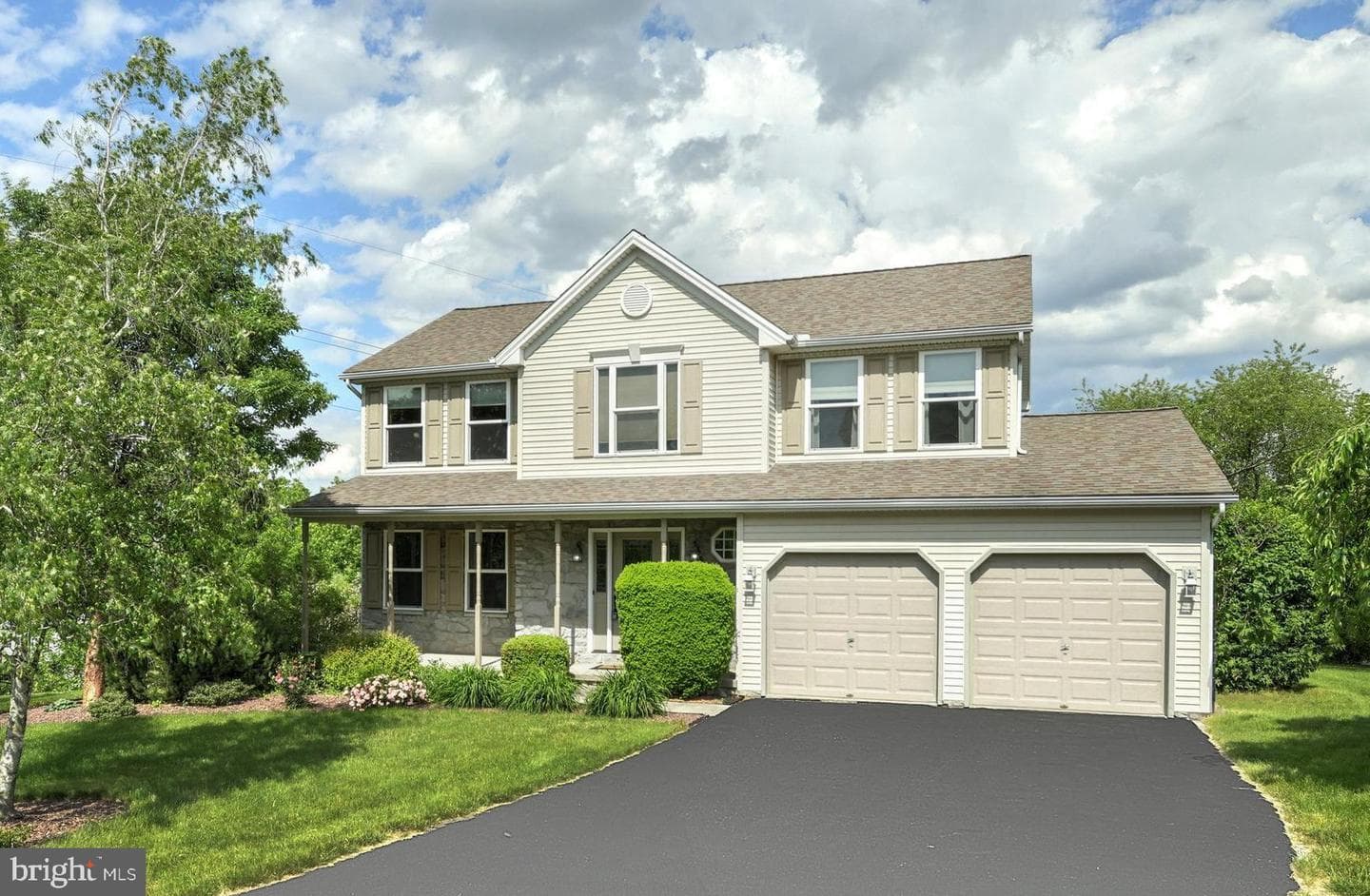 220 Sunset Circle photo 1
