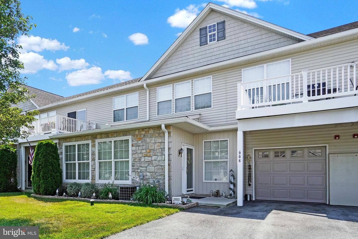 906 Crestview Lane #906 photo 1