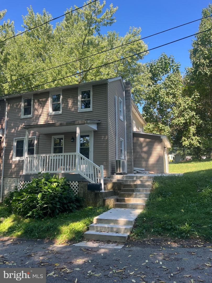 122 Willow Street photo 1