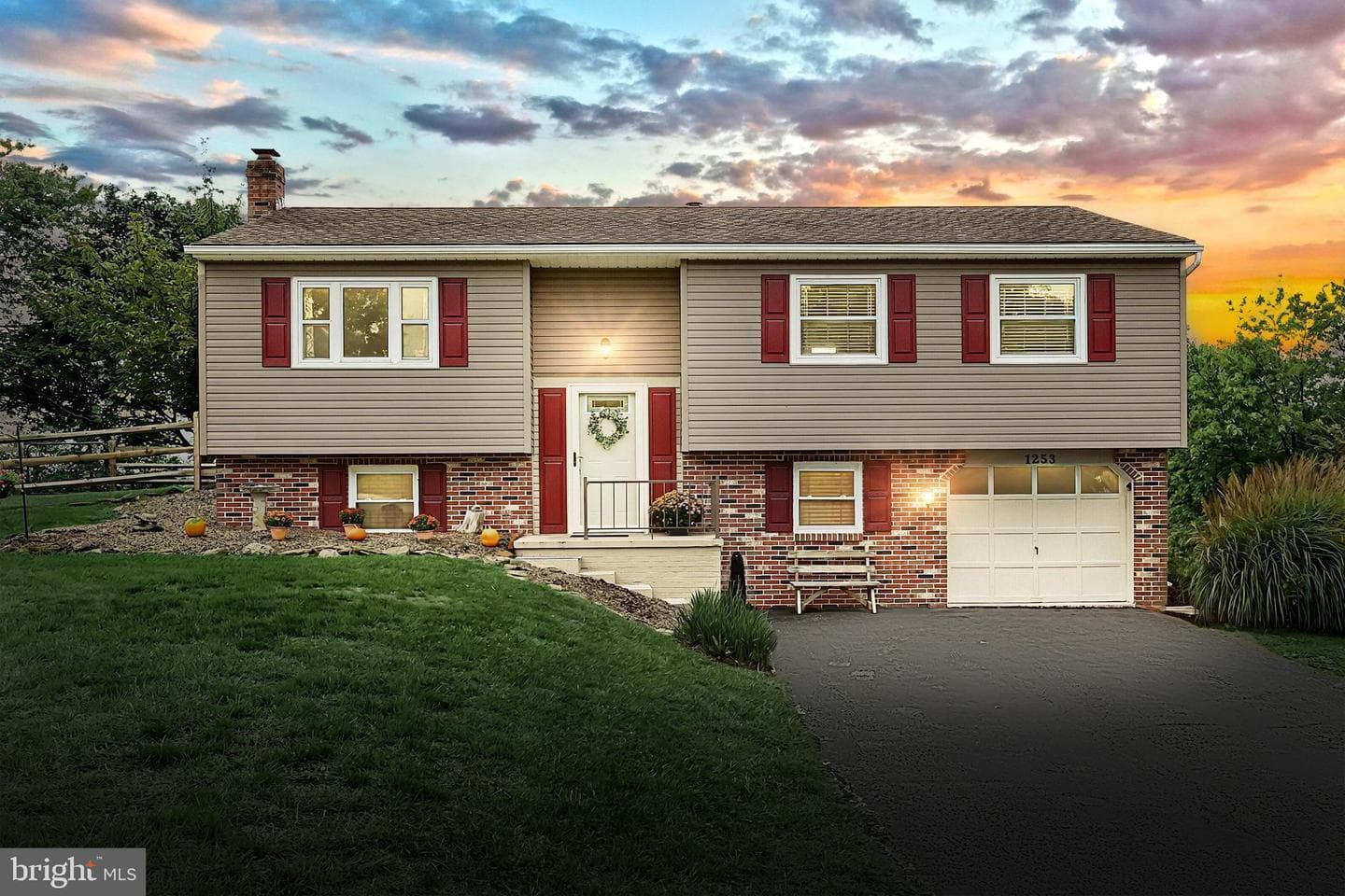 1253 Brighton Circle photo 1