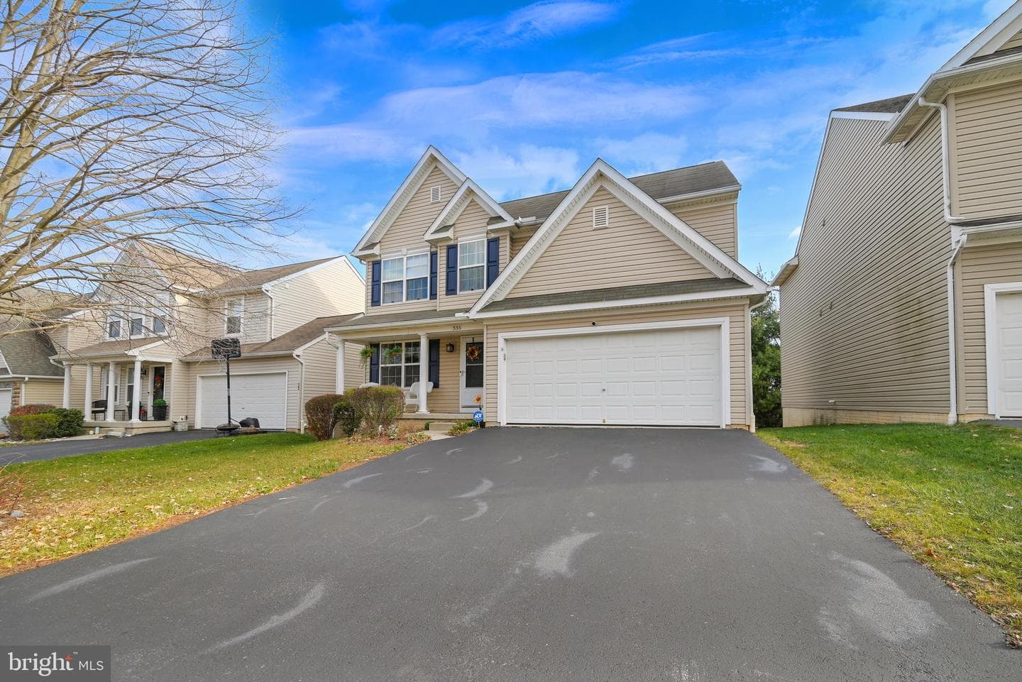 335 Sunbury Way photo 1