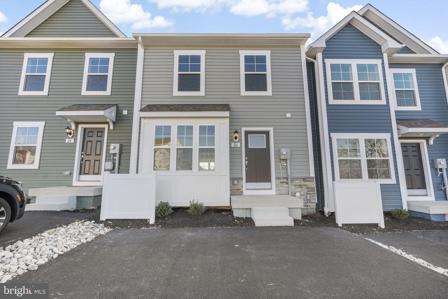 10 Angus Drive photo 1