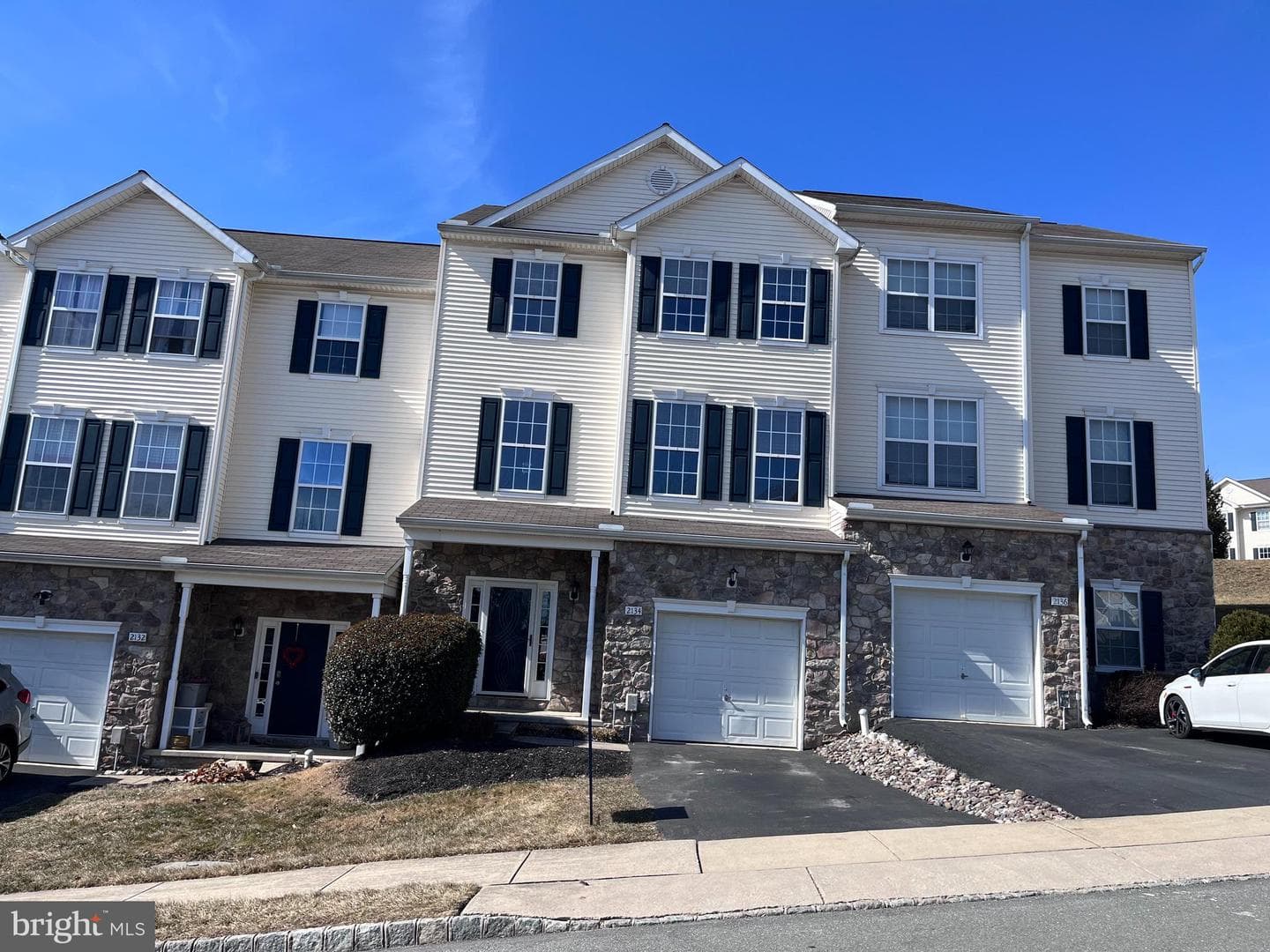 2134 Maple Crest Boulevard #2134 photo 1