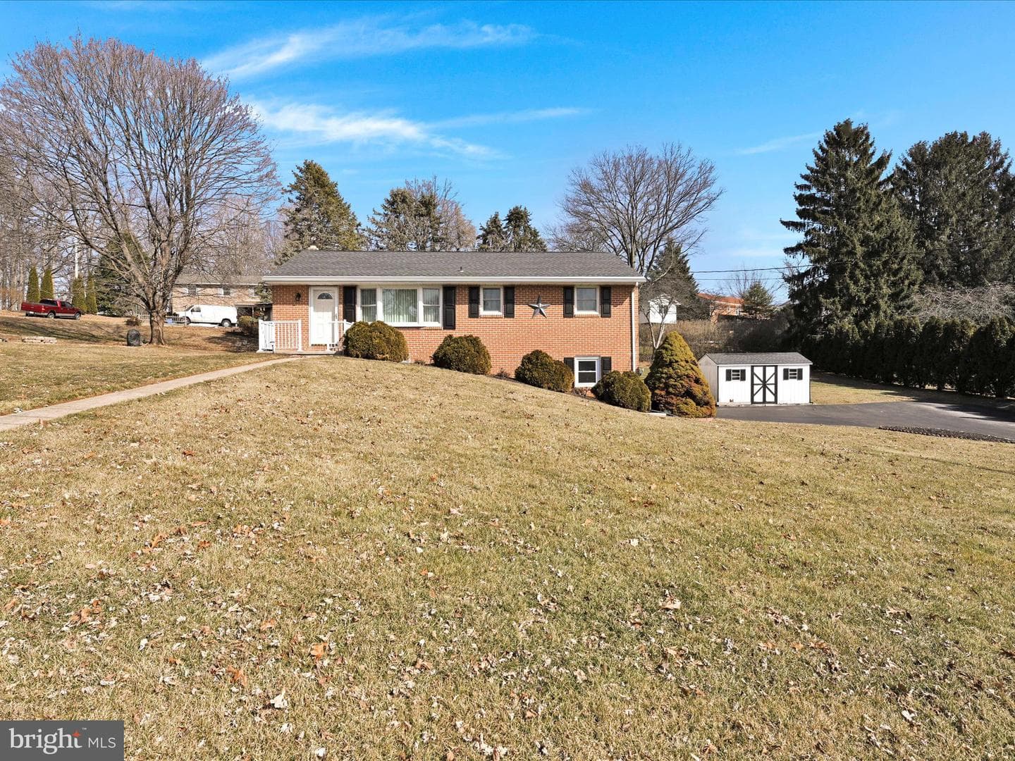 126 Thomas Avenue photo 1