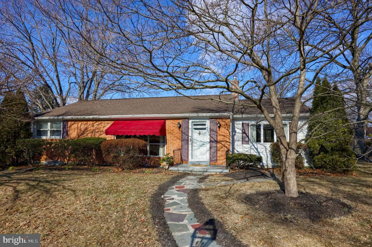 2485 Crystal Lane photo 1