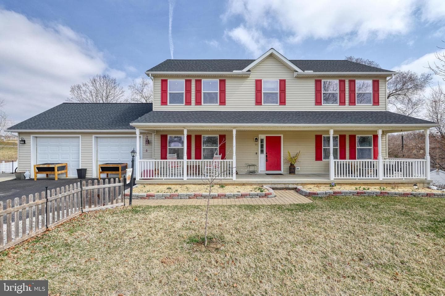 84 Schoolhouse Lane photo 1