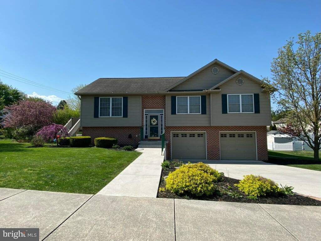 11 Clemens Drive photo 1