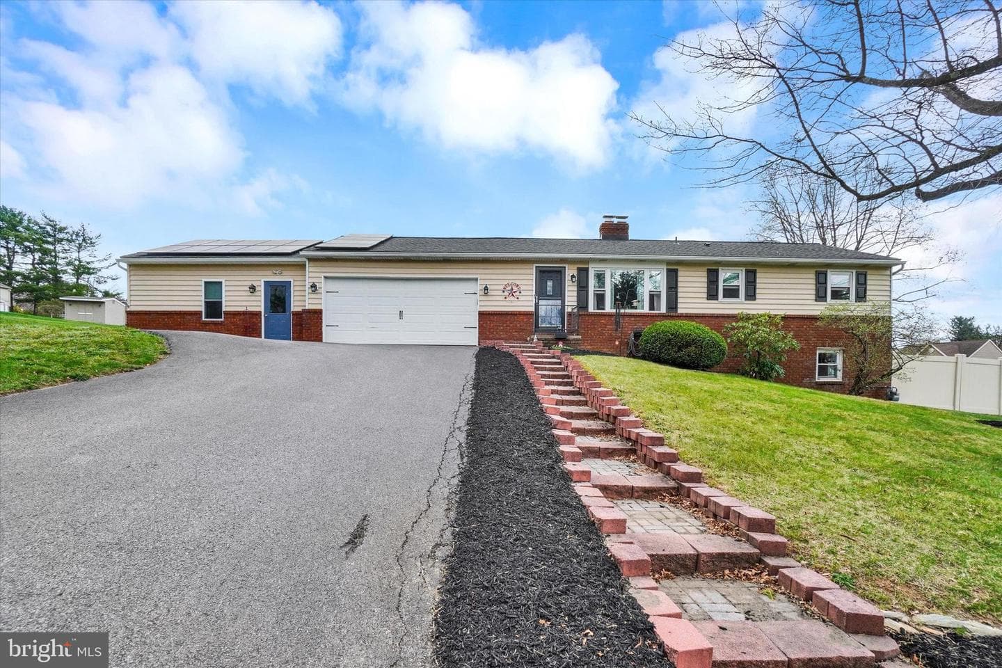 231 Kirsta Lane photo 1