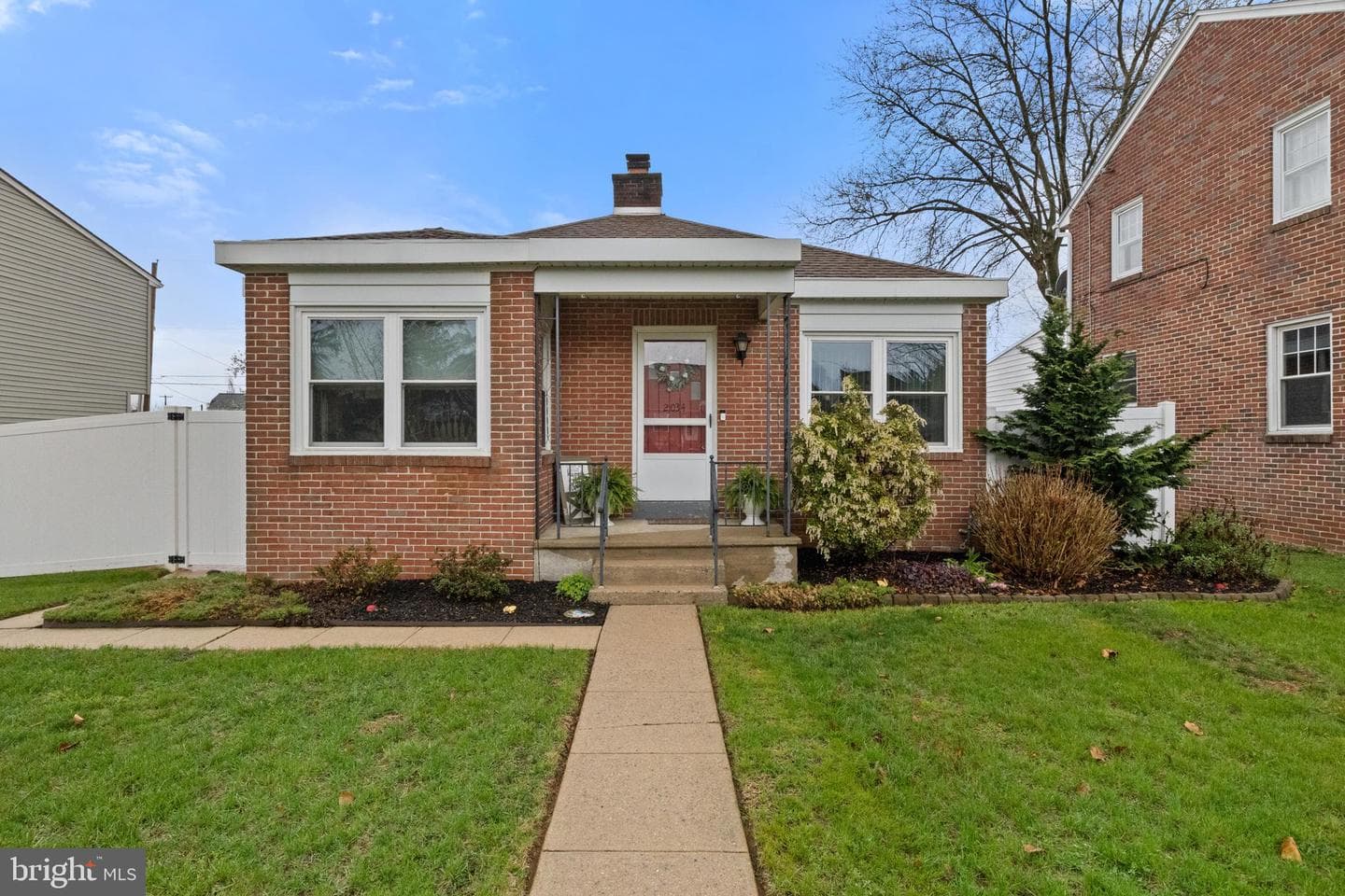 2034 Stanton Street photo 1