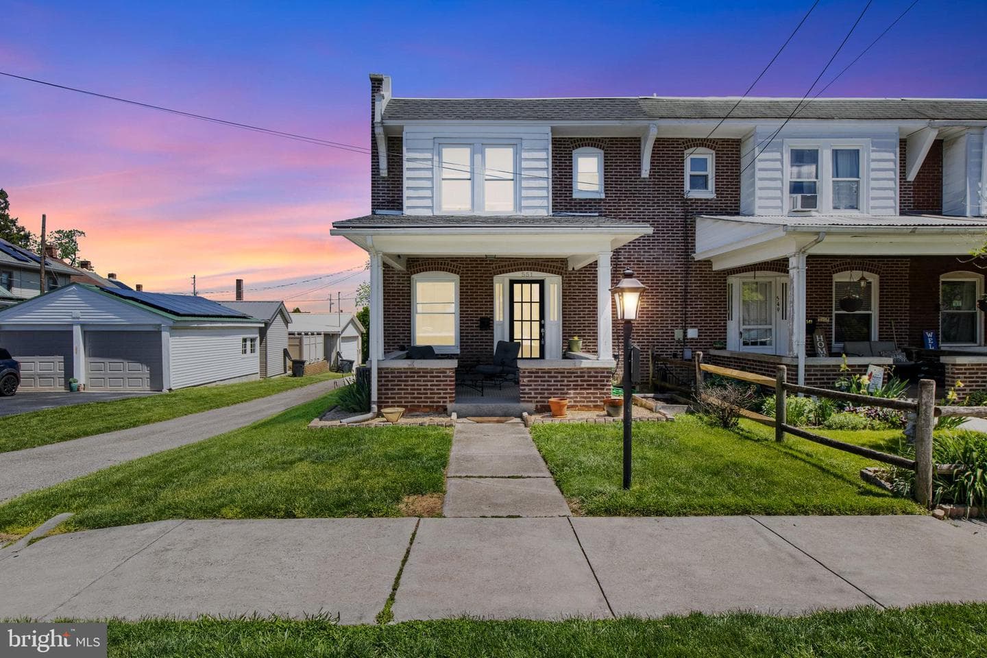 551 E Walnut Street photo 1
