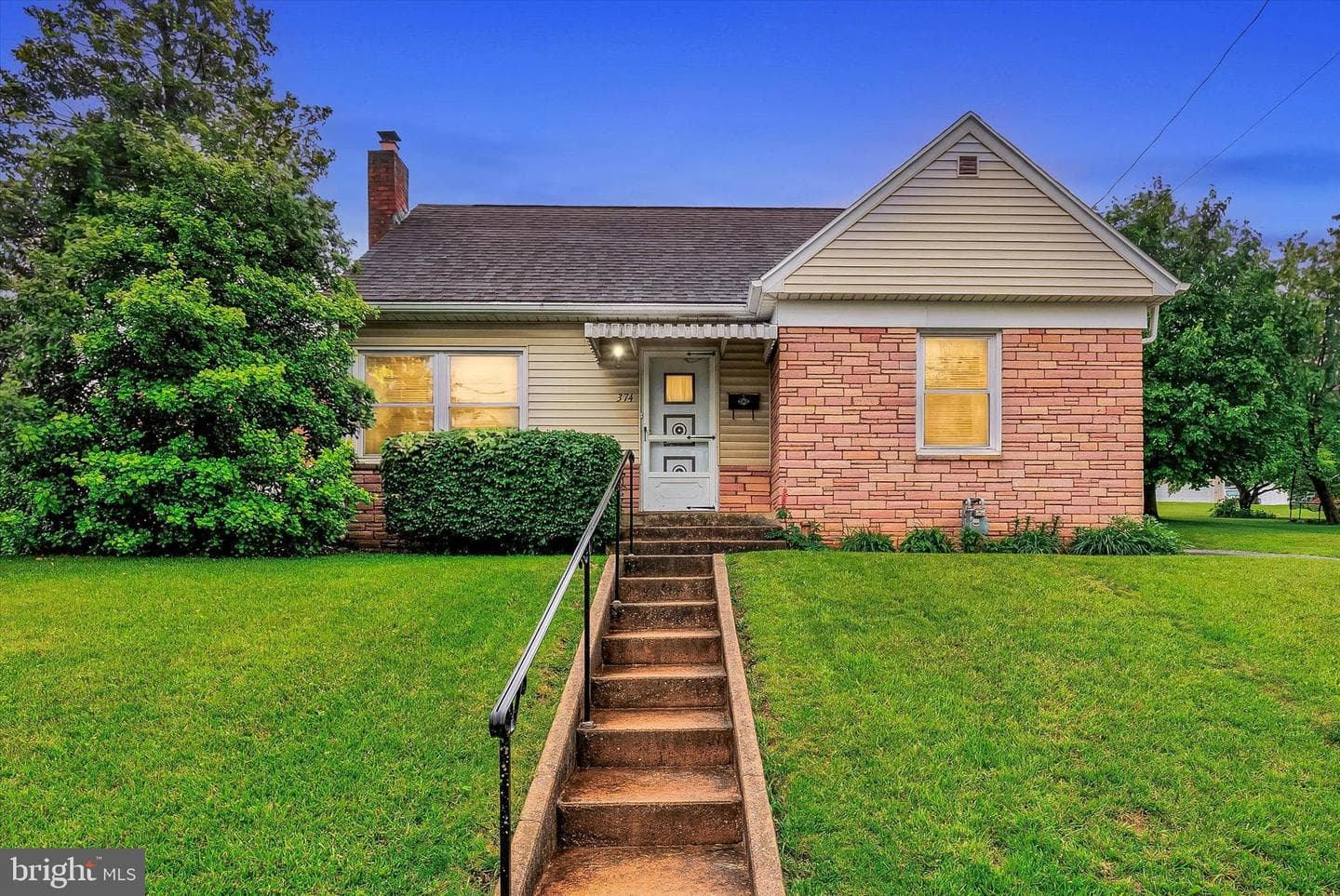 374 E Maple Street photo 1
