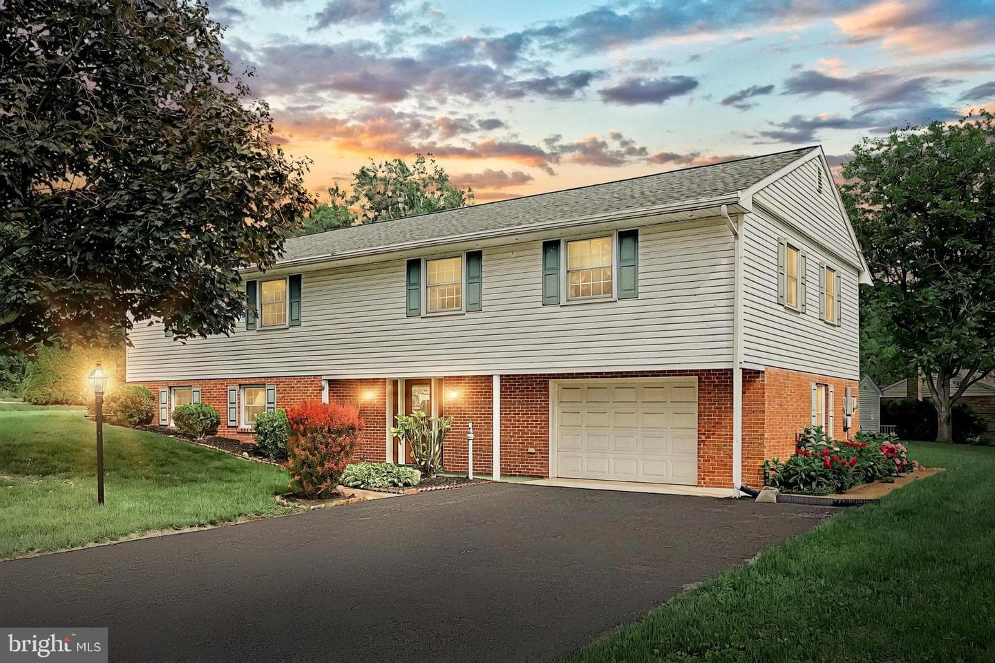 1840 Lilac Road photo 1