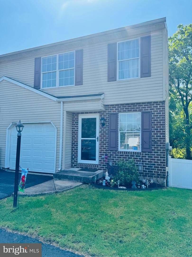 1833 Wyatt Circle photo 1