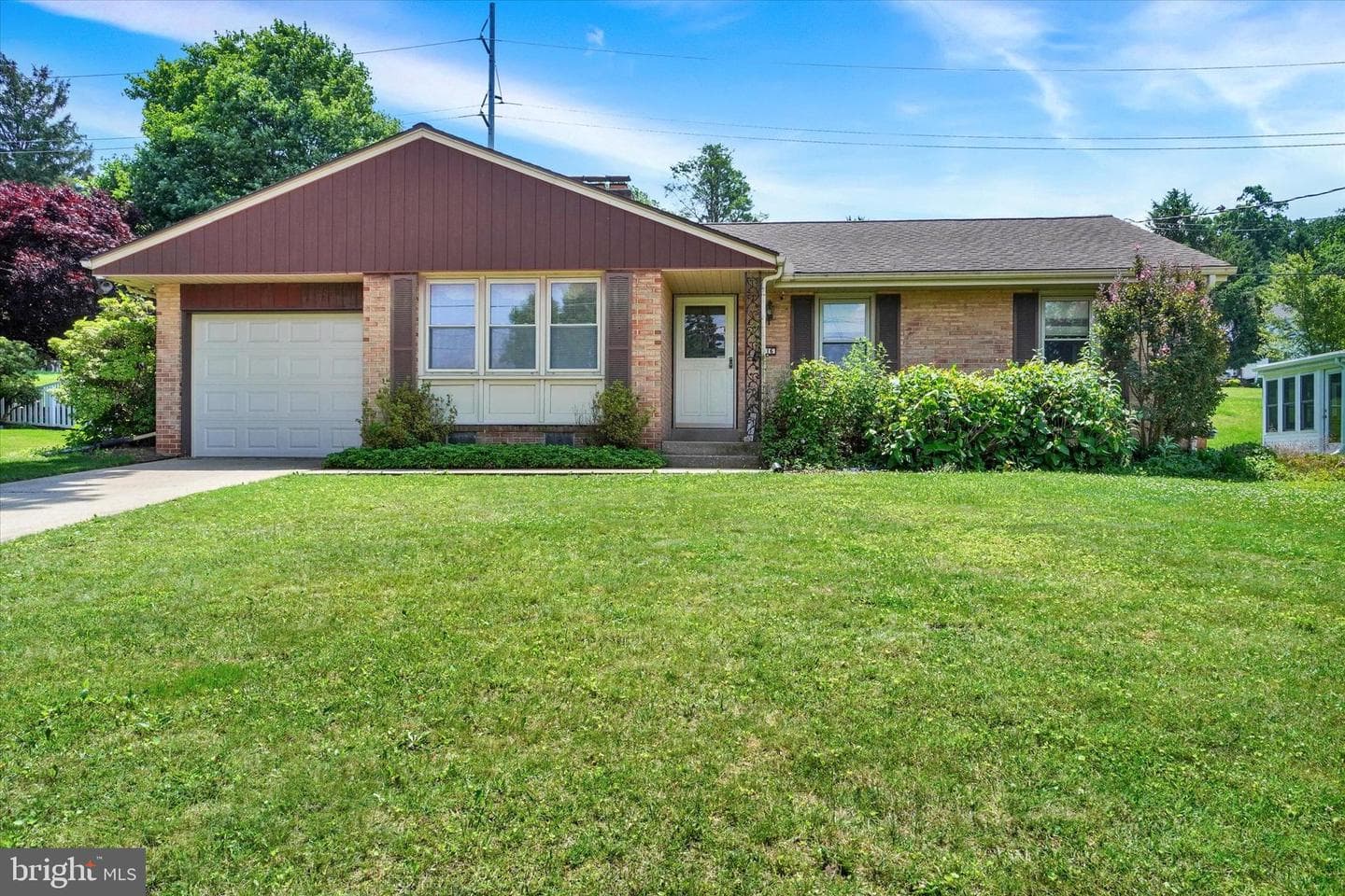 716 Hillcrest Road photo 1