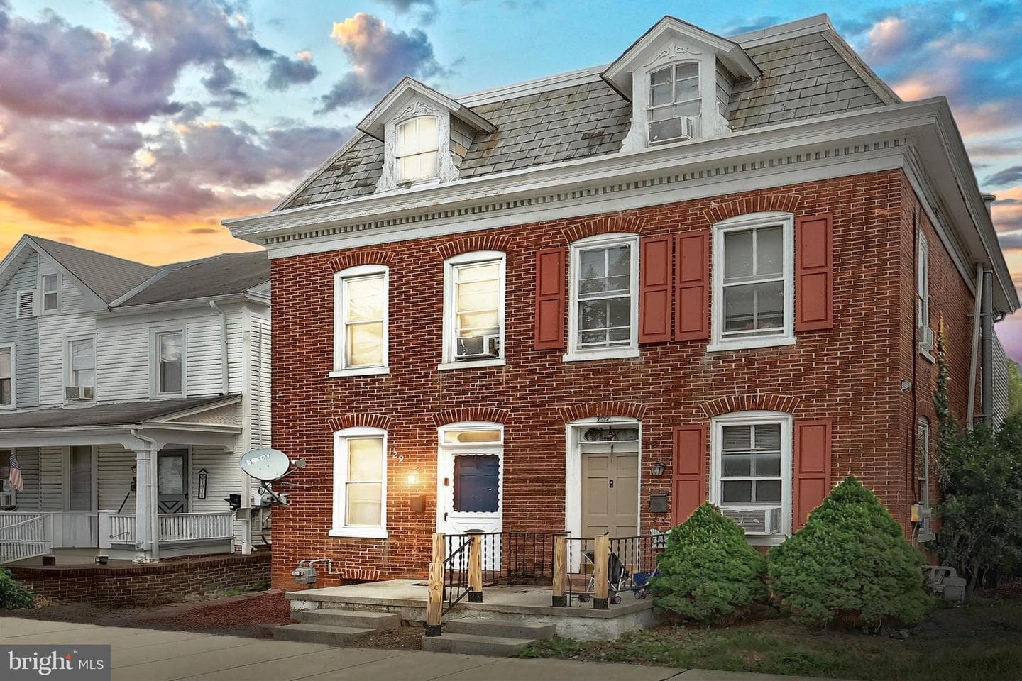 129 S Pleasant Street photo 1
