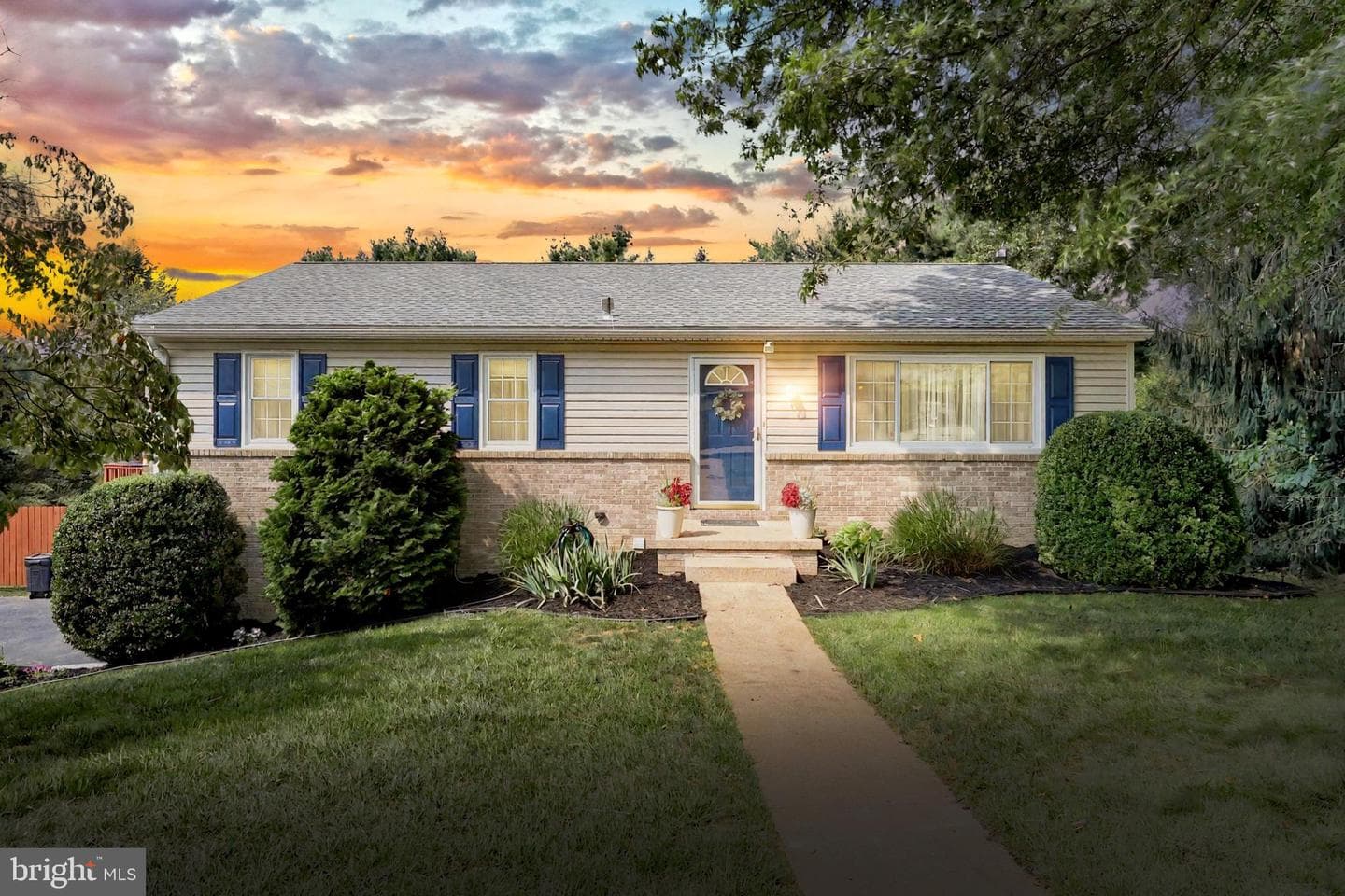 120 Susan Drive photo 1