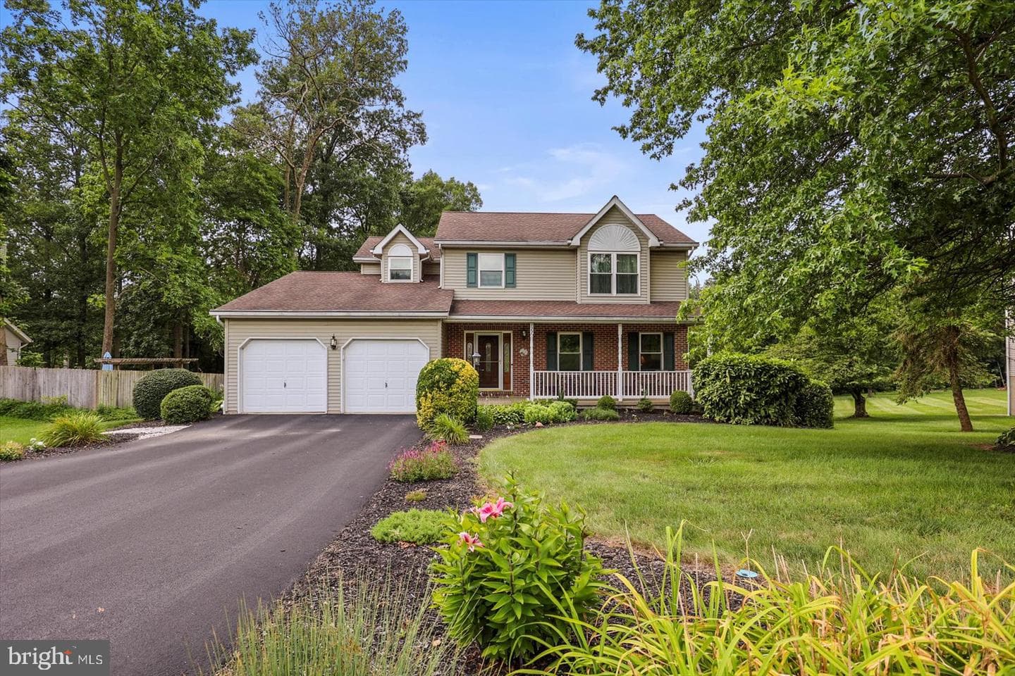 127 Hershey Circle photo 1