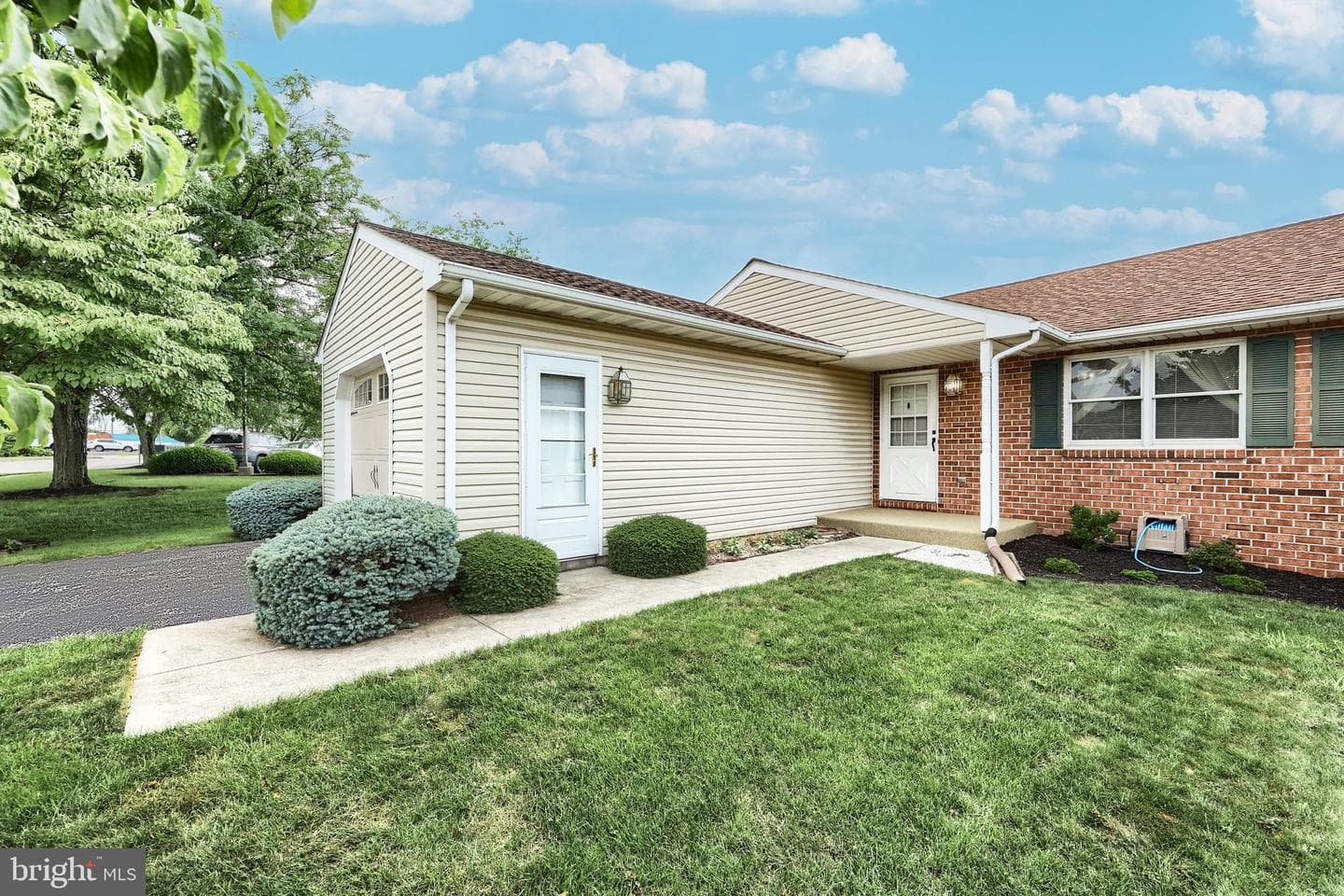 210 Kennedy Court photo 1