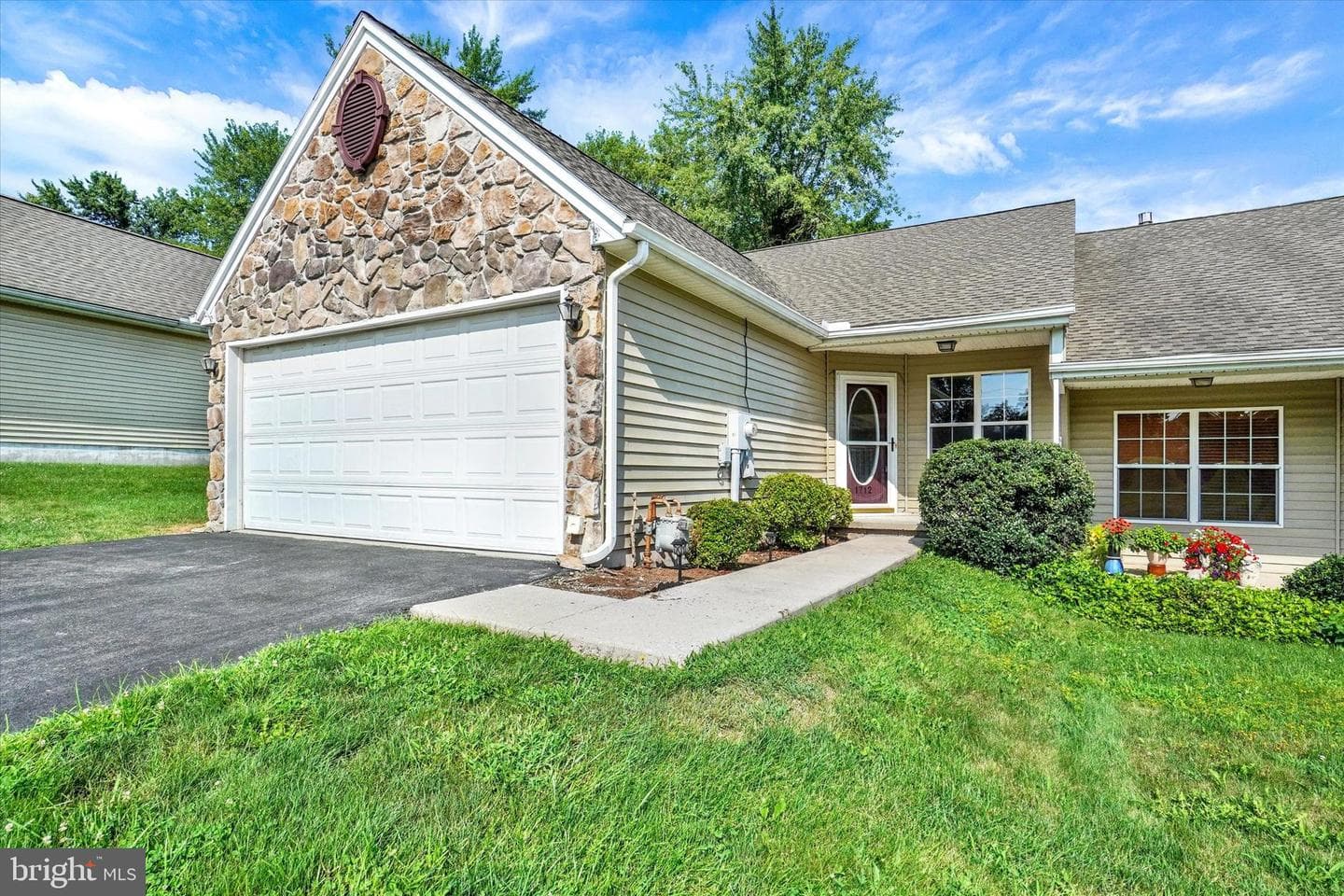 1712 Boxwood Court photo 1