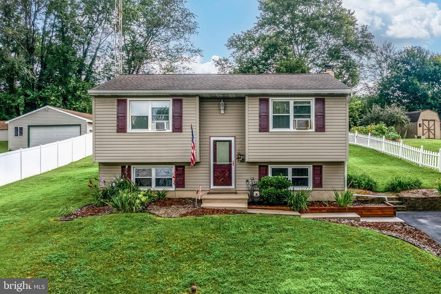 317 Brook Lane photo 1