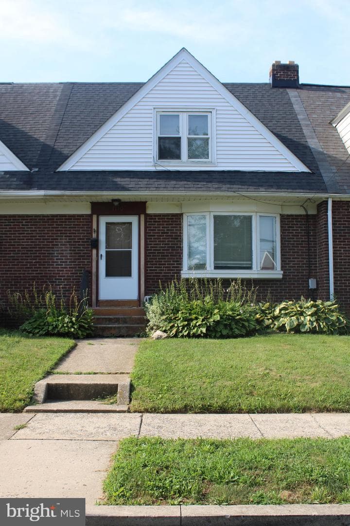 1110 E Jackson Street photo 1