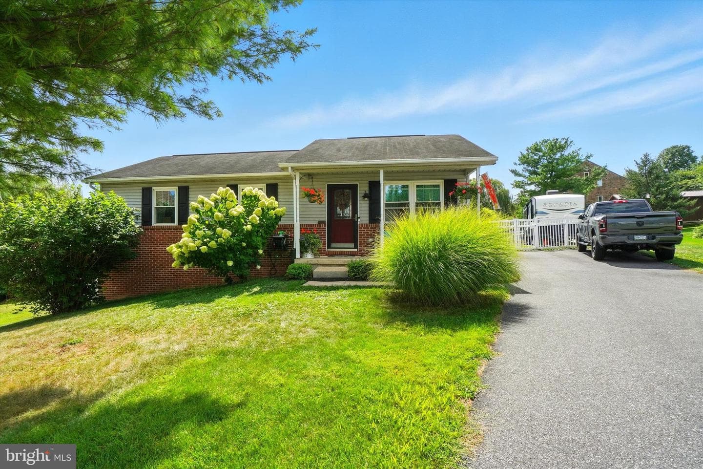 603 Hill Point Drive photo 1
