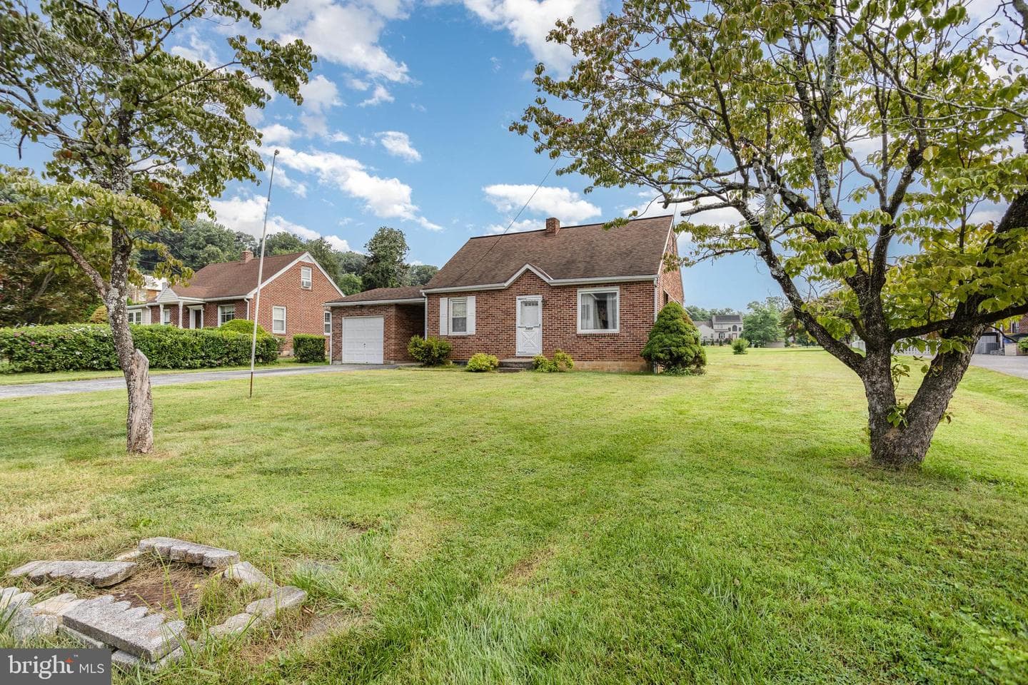 1469 Arbor Lane photo 1